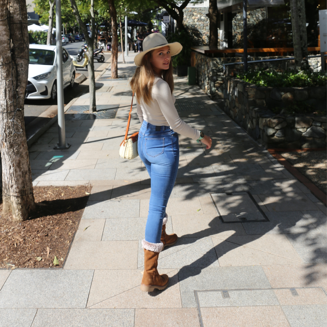 Gray boots 2025 with fur