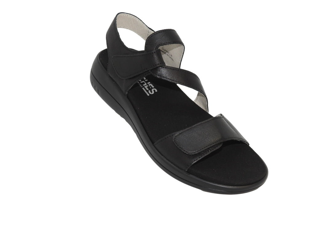 CLASSIC BLACK