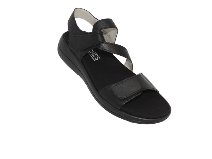 CLASSIC BLACK
